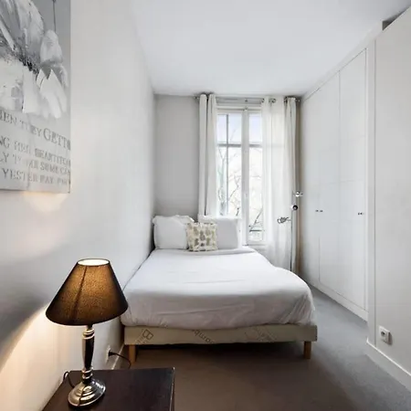 Nice 2Bed Flat With View On Champ De Mars! Appartement Paris