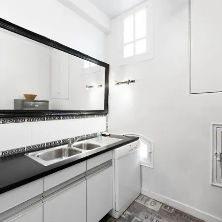 Nice 2Bed Flat With View On Champ De Mars! Paris