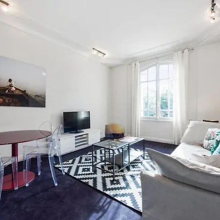 Nice 2Bed Flat With View On Champ De Mars!